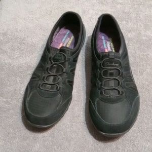 Skechers black memory foam shoes